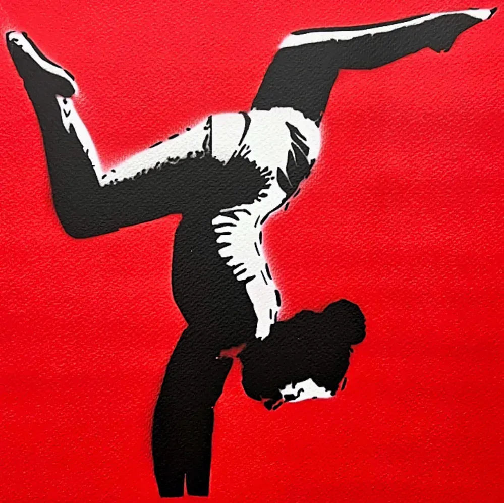 BANKSY/NOT BANKSY - Handstand Gymnast red 10/10 - originální ručně stříkaný sprej na papíře