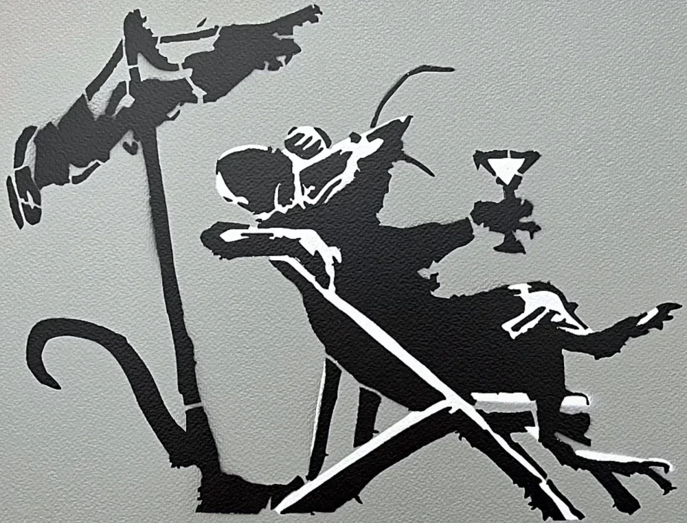 BANKSY/NOT BANKSY - Rat Drinking Coctail gray 1/5 - originální ručně stříkaný sprej na papíře