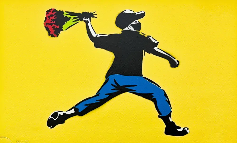 BANKSY/NOT BANKSY - Flower Thrower yellow 2/5 - originální ručně stříkaný sprej na papíře