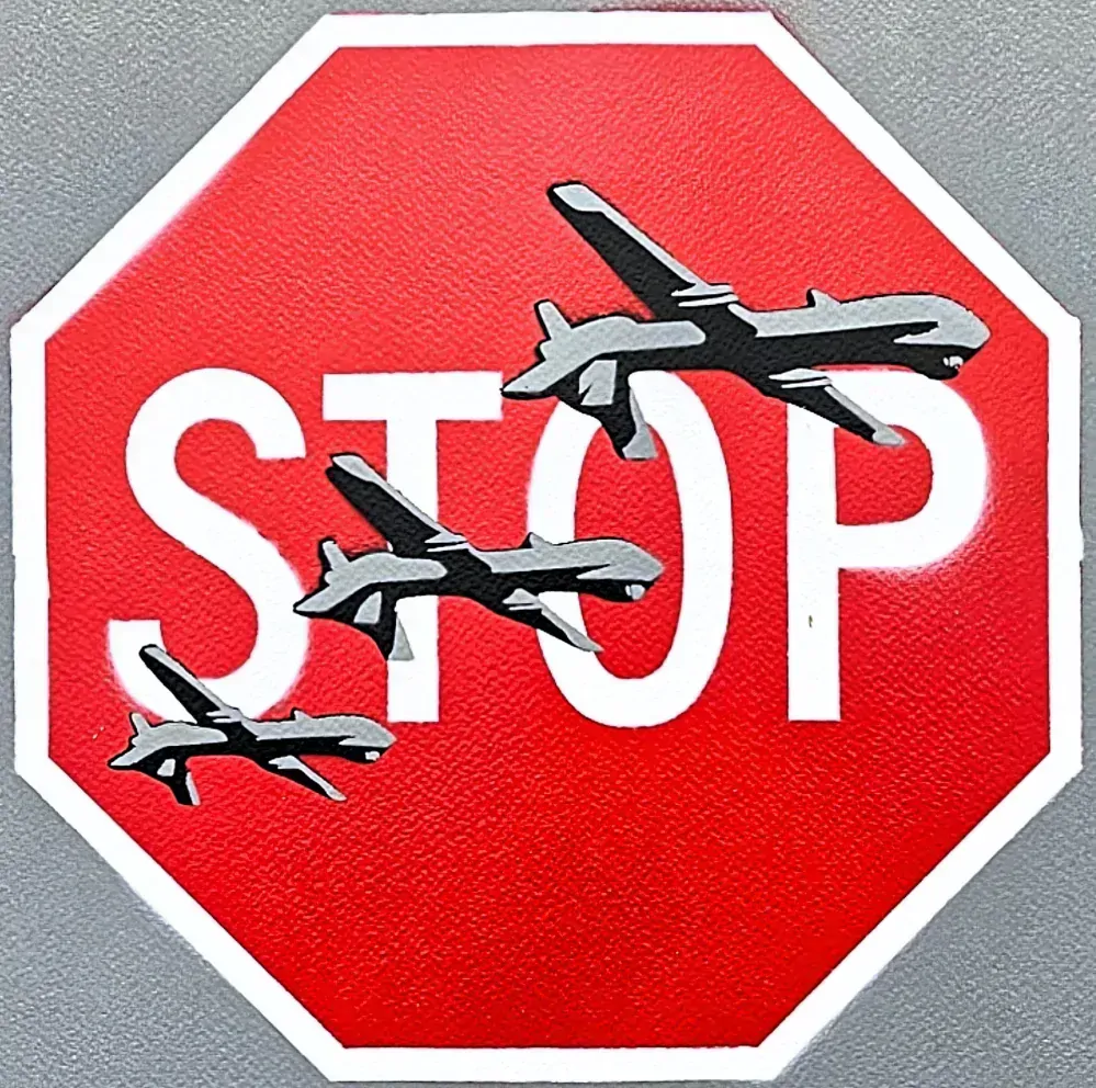 BANKSY/NOT BANKSY - Stop drones gray 2/10 - originální ručně stříkaný sprej na papíře