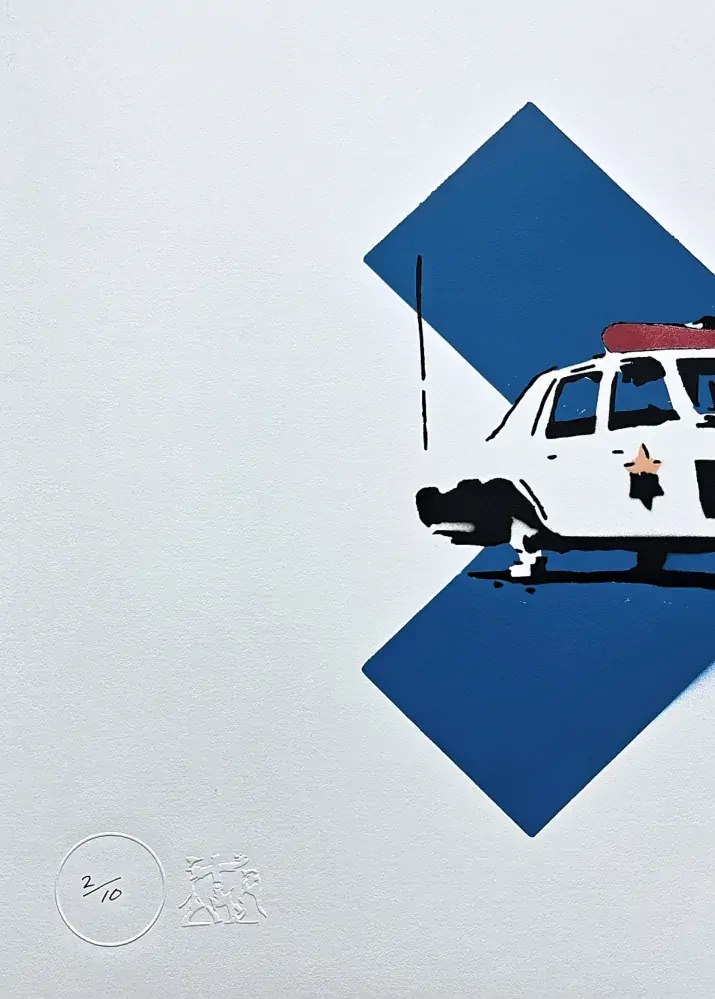 BANKSY/NOT BANKSY - Cop car on bricks 2/10 - originální ručně stříkaný sprej na papíře