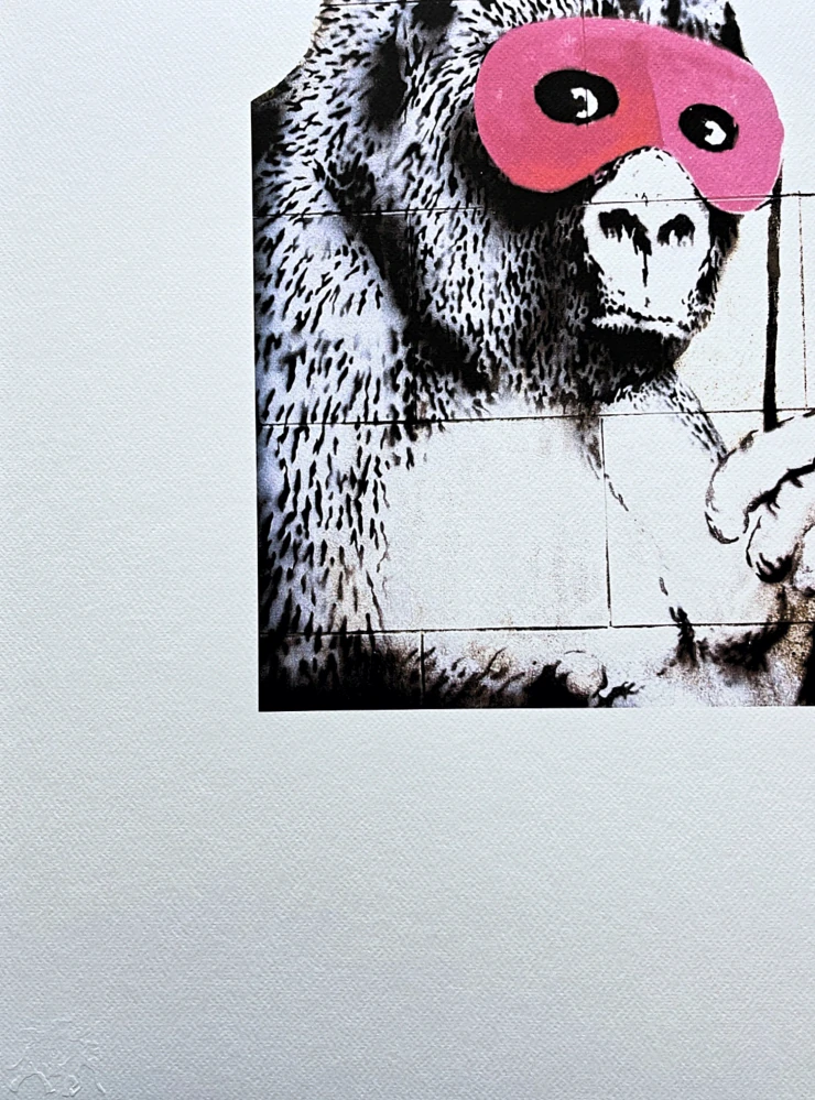 Banksy - Gorilla in a pink mask 13/150 číslovaná edice s certifikátem, 50x70cm