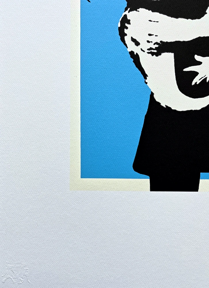 Banksy - Bomb love modrá 86/150 - číslovaná edice s certifikátem, 50x70cm