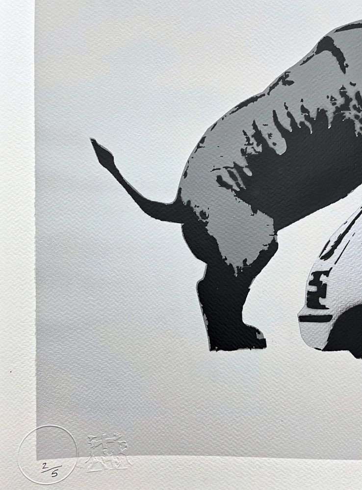 BANKSY/NOT BANKSY - Rhino love s/gray 2/5 - originální ručně stříkaný sprej na papíře