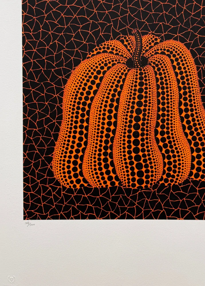 Yayoi Kusama - Orange Pumpkin on Black II x/500 - signováno, číslovaná edice, 50x65 cm