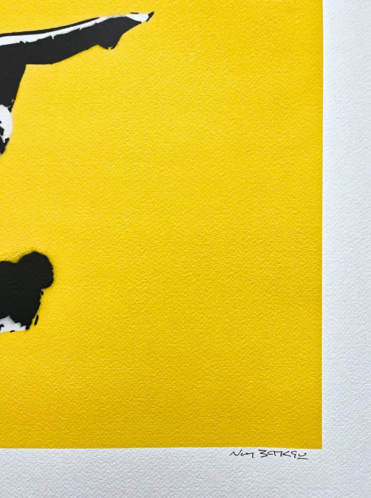 BANKSY/NOT BANKSY - Handstand Gymnast yellow 10/10 - originální ručně stříkaný sprej na papíře