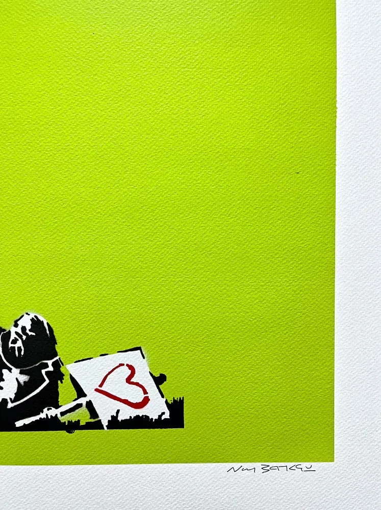 BANKSY/NOT BANKSY - Peace vs Love green 2/5 - originální ručně stříkaný sprej na papíře