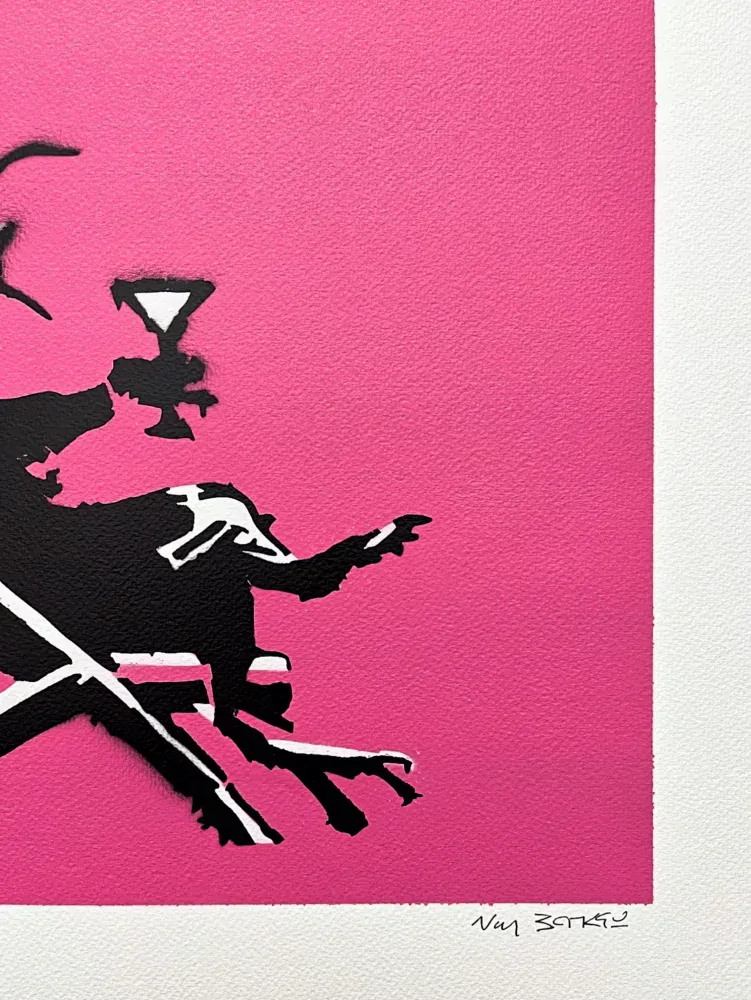 BANKSY/NOT BANKSY - Rat Drinking Coctail pink 1/5 - originální ručně stříkaný sprej na papíře
