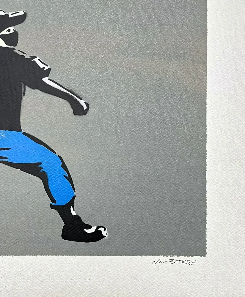 BANKSY/NOT BANKSY - Flower Thrower gray 2/5 - originální ručně stříkaný sprej na papíře