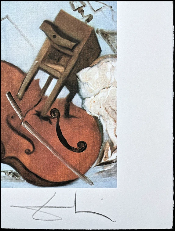 Salvador Dalí - Chair, Bed and Bedside Table Ferociously Attacking a Cello - signováno, limitovaná edice, 50x66cm