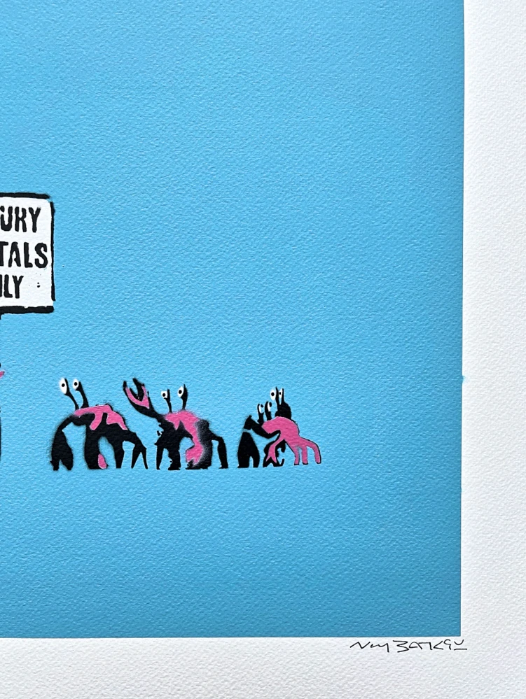 BANKSY/NOT BANKSY - Luxury Rentals Only světle modrá 2/5 - originální ručně stříkaný sprej na papíře