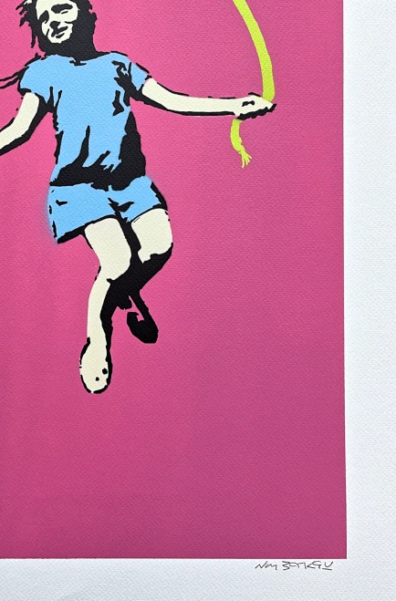 BANKSY/NOT BANKSY - Girl with skipping rope pink 1/5 - originální ručně stříkaný sprej na papíře