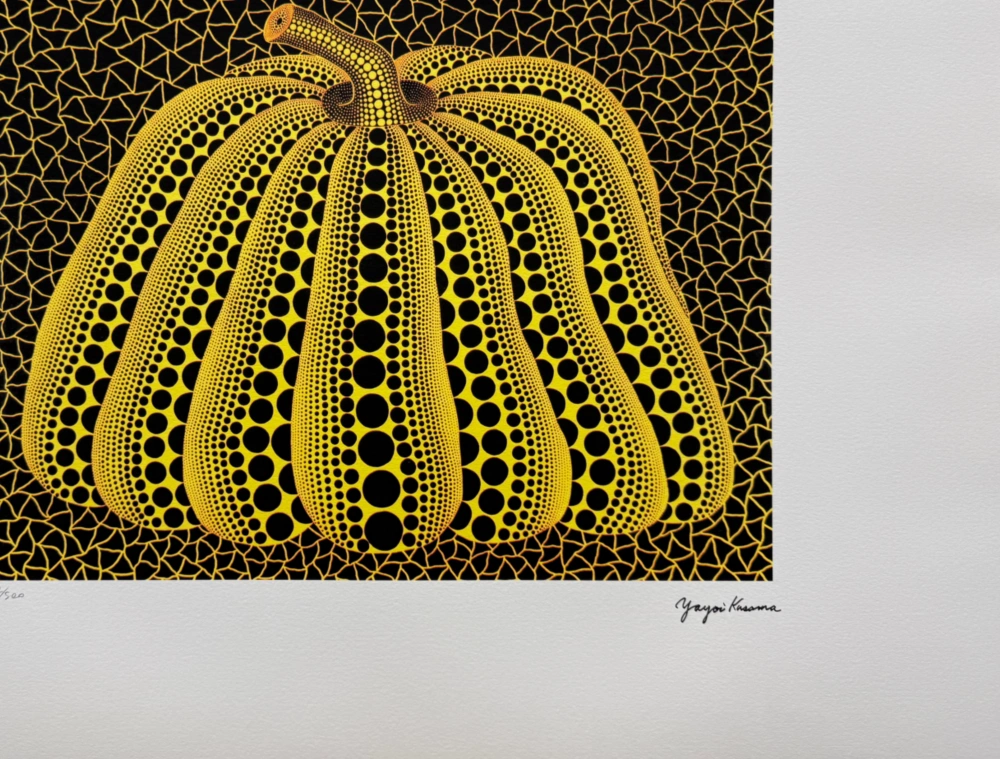 Yayoi Kusama - Yellow pumpkin on black III x/500 - signováno, číslovaná edice, 65x50 cm
