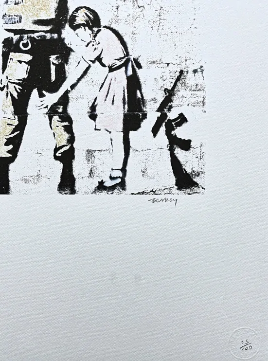 Banksy - Girl frisking soldier 35/150 - číslovaná edice s certifikátem, 50x70cm