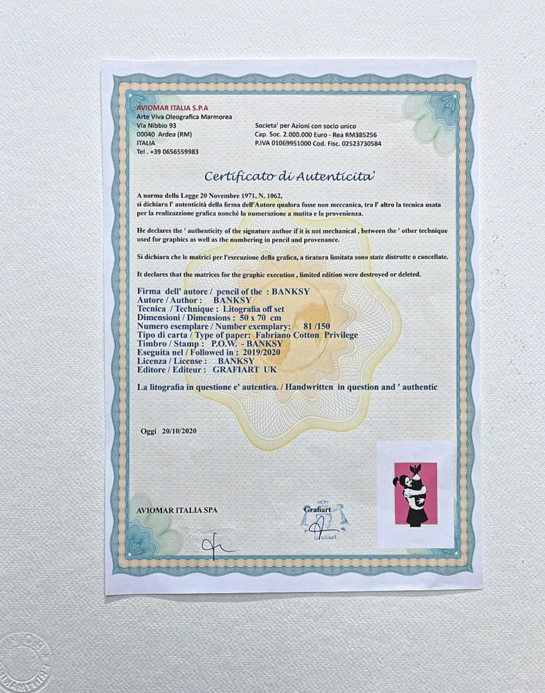 Banksy - Bomb love růžová 81/150 - číslovaná edice s certifikátem, 50x70cm
