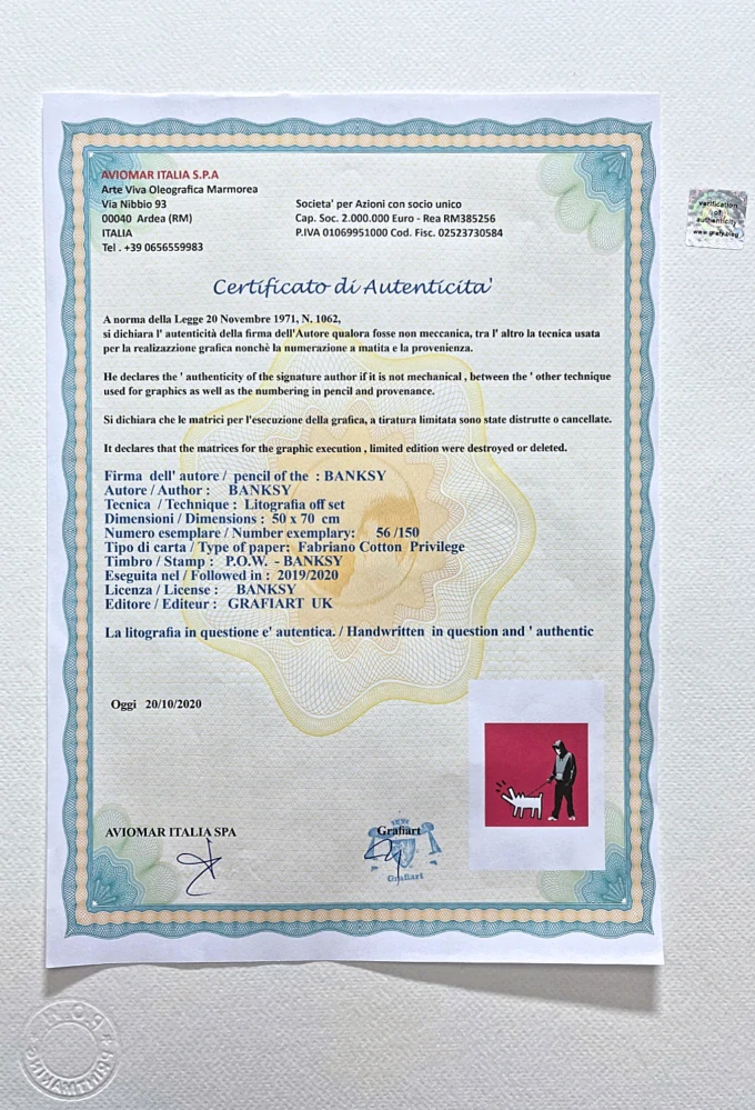 Banksy - Choose your weapon fialovo-červený 56/150 - číslovaná edice s certifikátem, 50x70cm