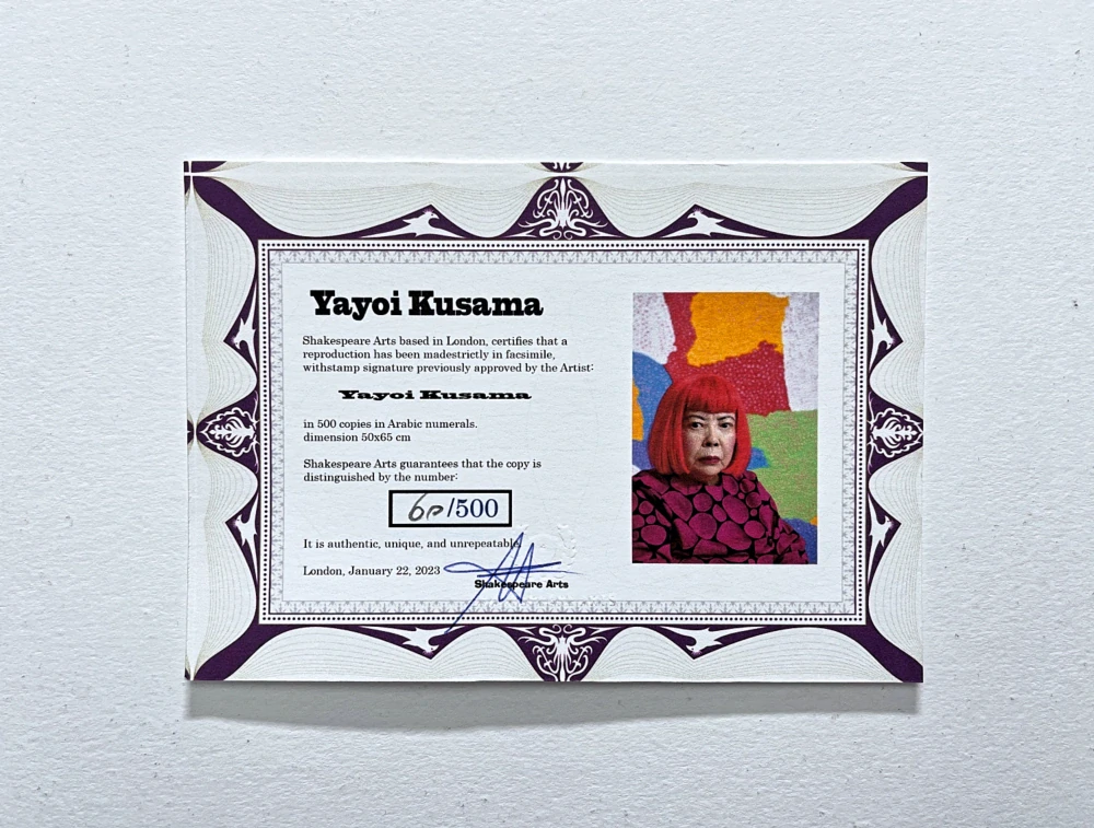 Yayoi Kusama - Going to the filed with shoes x/500 - signováno, číslovaná edice, 50x65 cm