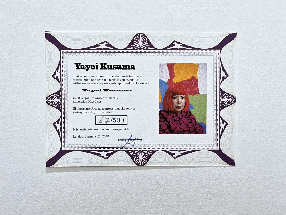 Yayoi Kusama - Dancing Pumpkin hnědá 67/500 - signováno, číslovaná edice, 65x50 cm