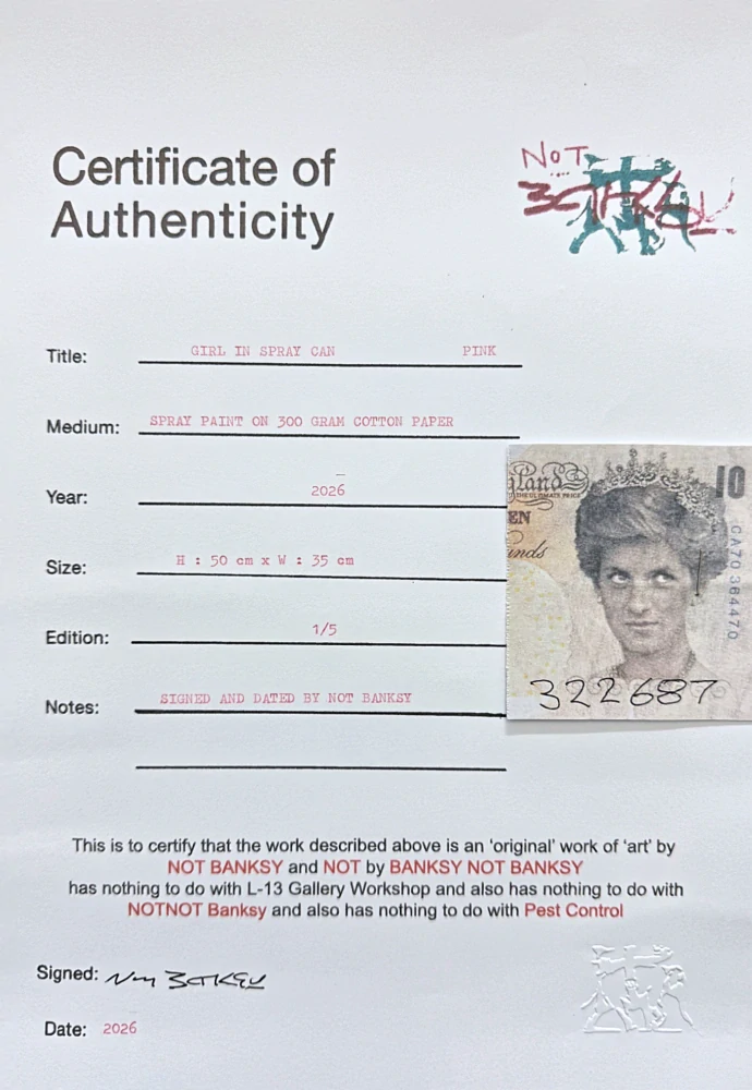 BANKSY/NOT BANKSY - Girl with spray can - pink 1/5 -  originální ručně stříkaný sprej na papíře, 35x50cm