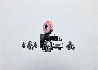 Banksy - Police donut x/150 - číslovaná edice s certifikátem, 70x50cm