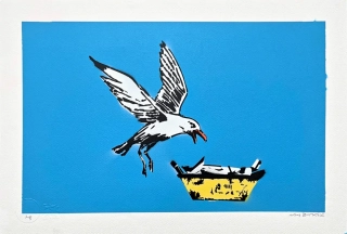 BANKSY/NOT BANKSY - Swooping Seagull F-blue 1/5 -  originální ručně stříkaný sprej na papíře