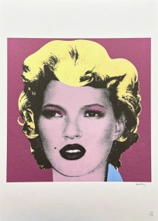 Banksy - Kate Moss červeno-žlutá x/150 - číslovaná edice s certifikátem, 50x70cm