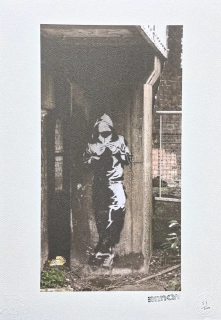 Banksy - Hoodie under the bridge 53/150 - číslovaná edice s certifikátem, razítko, 35x50cm
