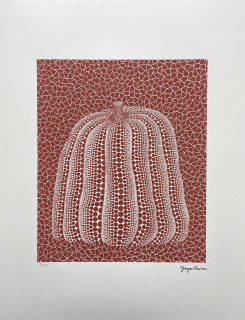 Yayoi Kusama - White pumpkin on red 59/500 - signováno, číslovaná edice, 50x65 cm