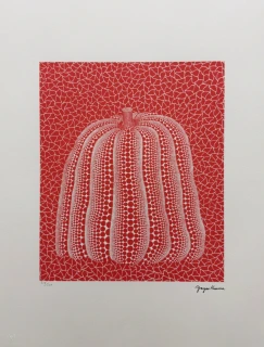 Yayoi Kusama - White pumpkin on red x/500 - signováno, číslovaná edice, 50x65 cm