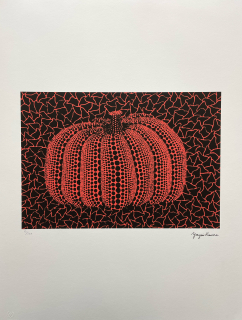 Yayoi Kusama - Red Pumpkin on Black 15/500 - signováno, číslovaná edice, 50x65 cm